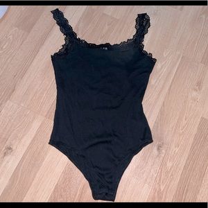 U2B bodysuit